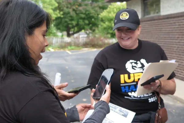 IUPAT members get ready to canvass