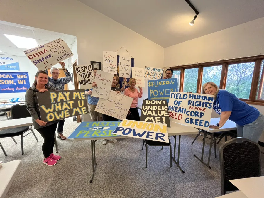 OPEIU Local 39 strike sign making