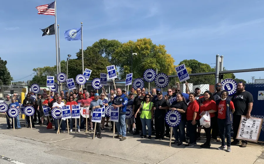 UAW Local 75 Group Photo 